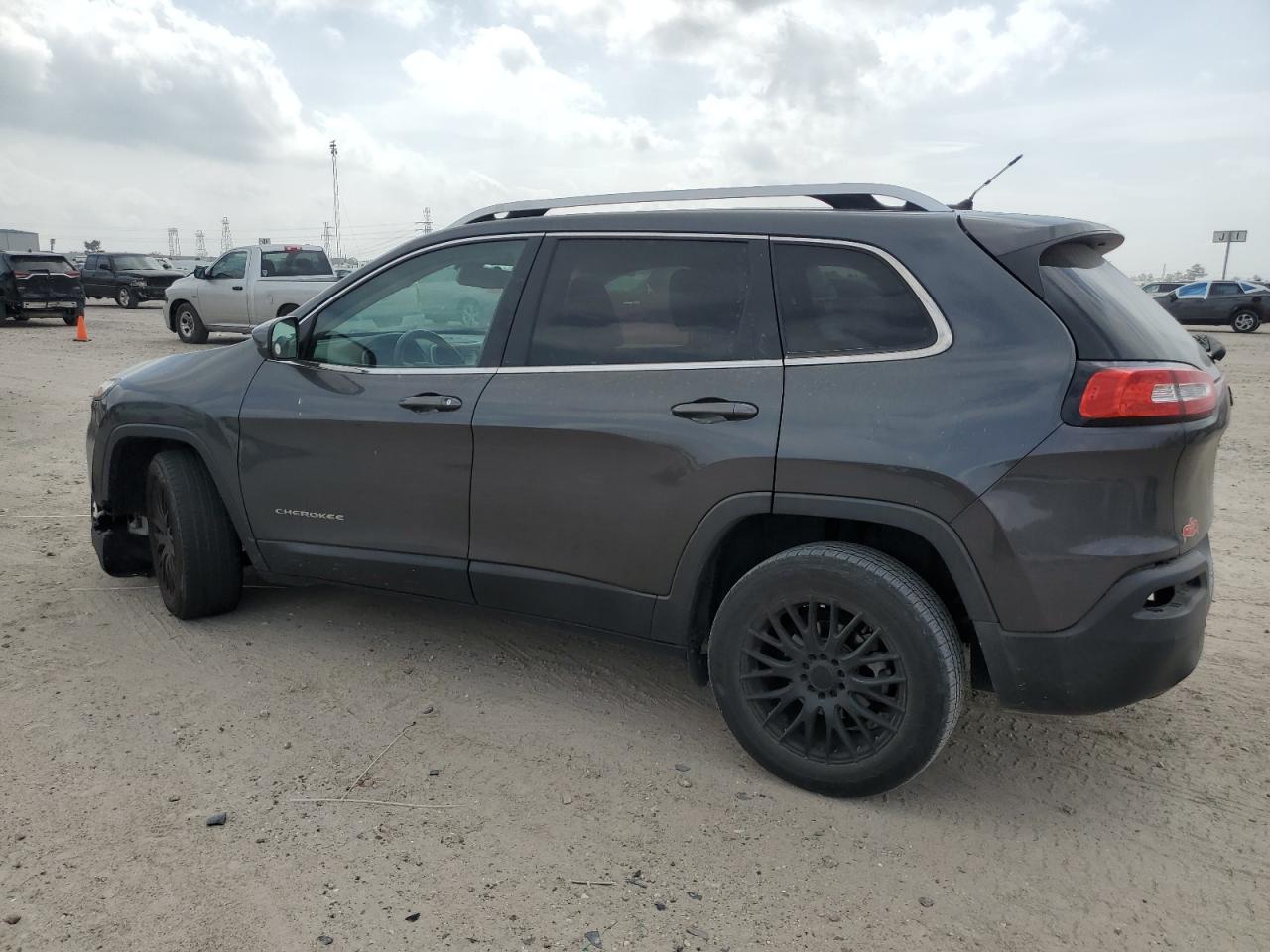 1C4PJLCB4FW781556 2015 Jeep Cherokee Latitude