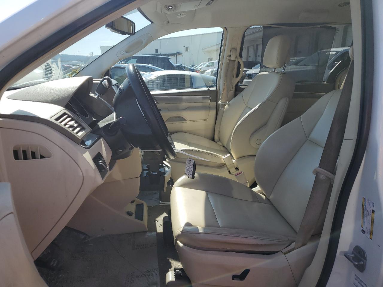 2V4RW3D1XAR281781 2010 Volkswagen Routan Se