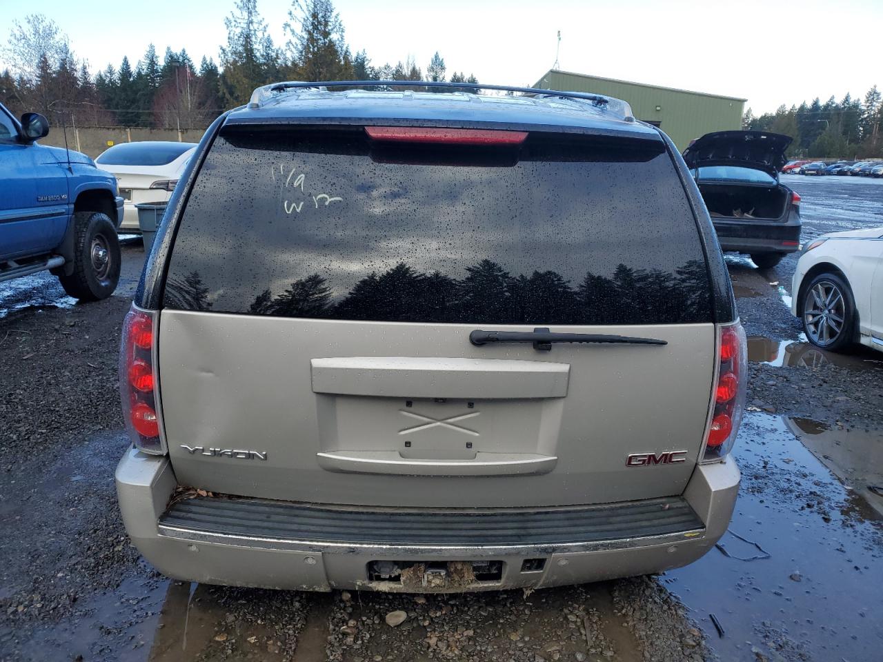 1GKFK63837J346352 2007 GMC Yukon Denali