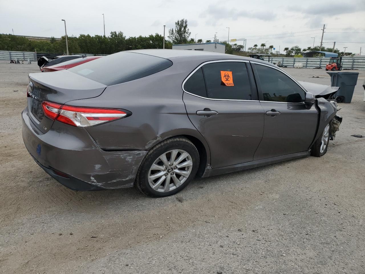 2018 Toyota Camry L vin: 4T1B11HK3JU556259