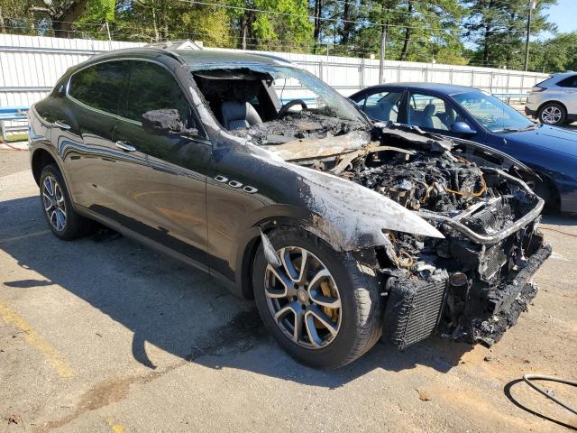 VIN ZN661YUA8HX225924 2017 Maserati Levante, S no.4