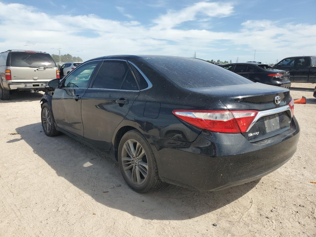 4T4BF1FKXGR535220 2016 Toyota Camry Le