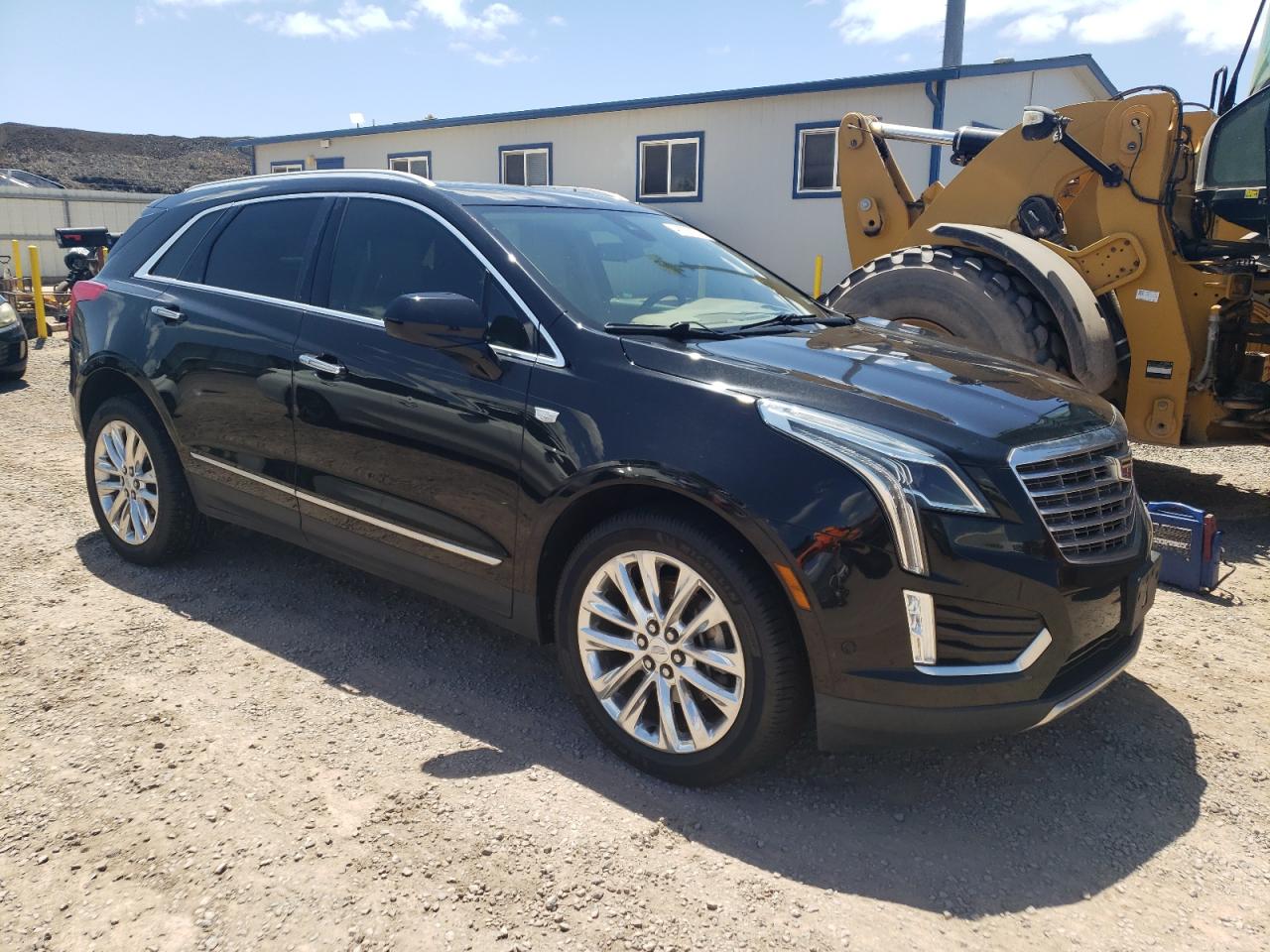 1GYKNFRS7HZ177048 2017 Cadillac Xt5 Platinum