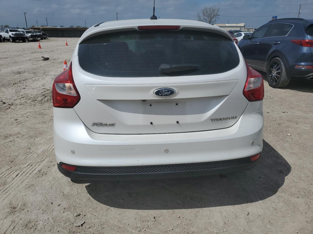 2012 Ford Focus Titanium vin: 1FAHP3N25CL295096