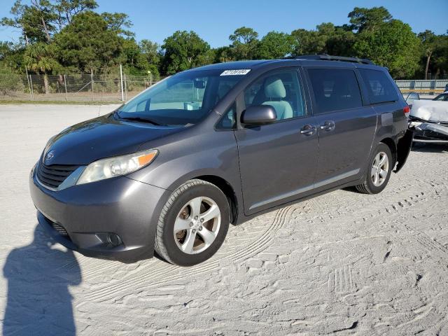 2011 TOYOTA SIENNA LE 2011