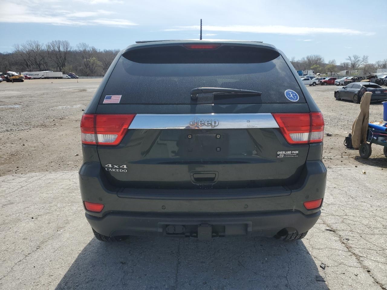1J4RR4GG3BC739012 2011 Jeep Grand Cherokee Laredo