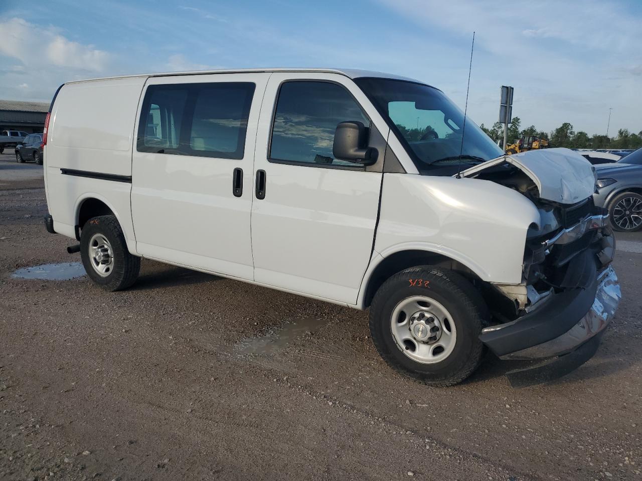 1GCWGAFG5J1910559 2018 Chevrolet Express G2500