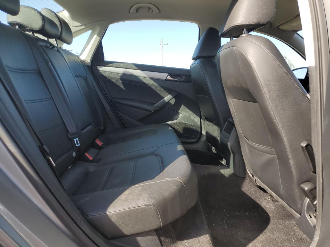 1VWBP7A31CC003026 2012 Volkswagen Passat Se