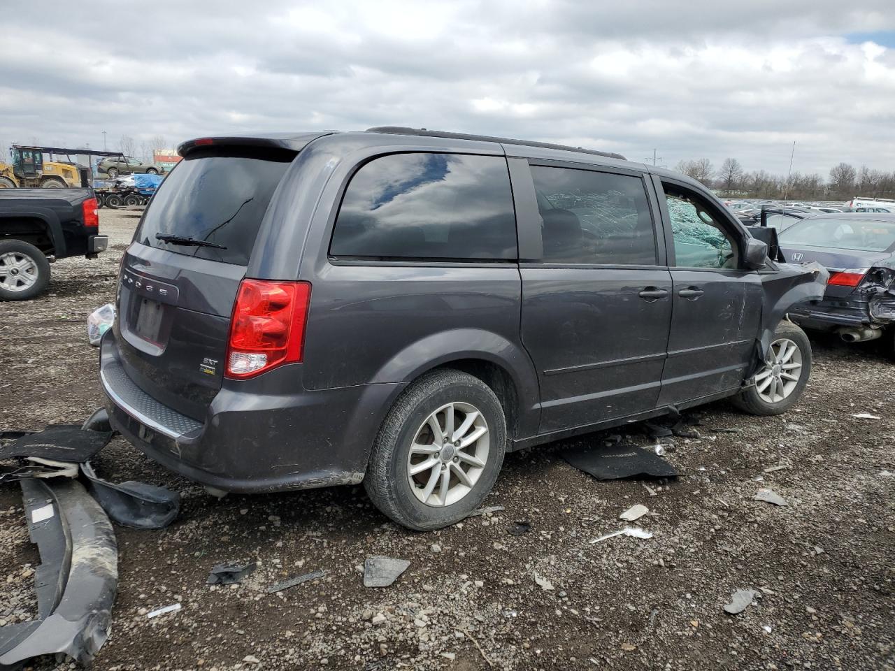 2C4RDGCG0FR717185 2015 Dodge Grand Caravan Sxt