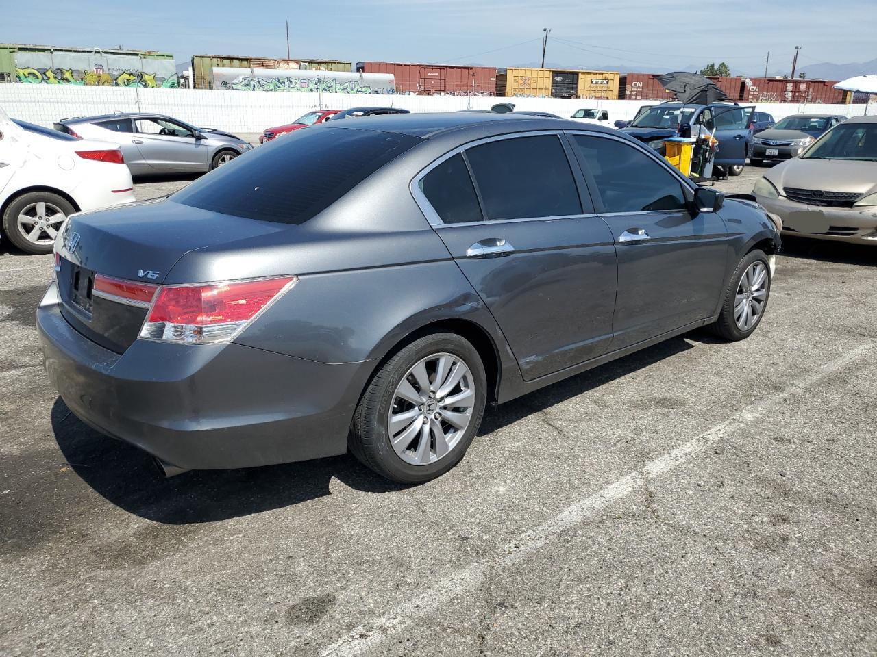 1HGCP3F78BA025306 2011 Honda Accord Ex