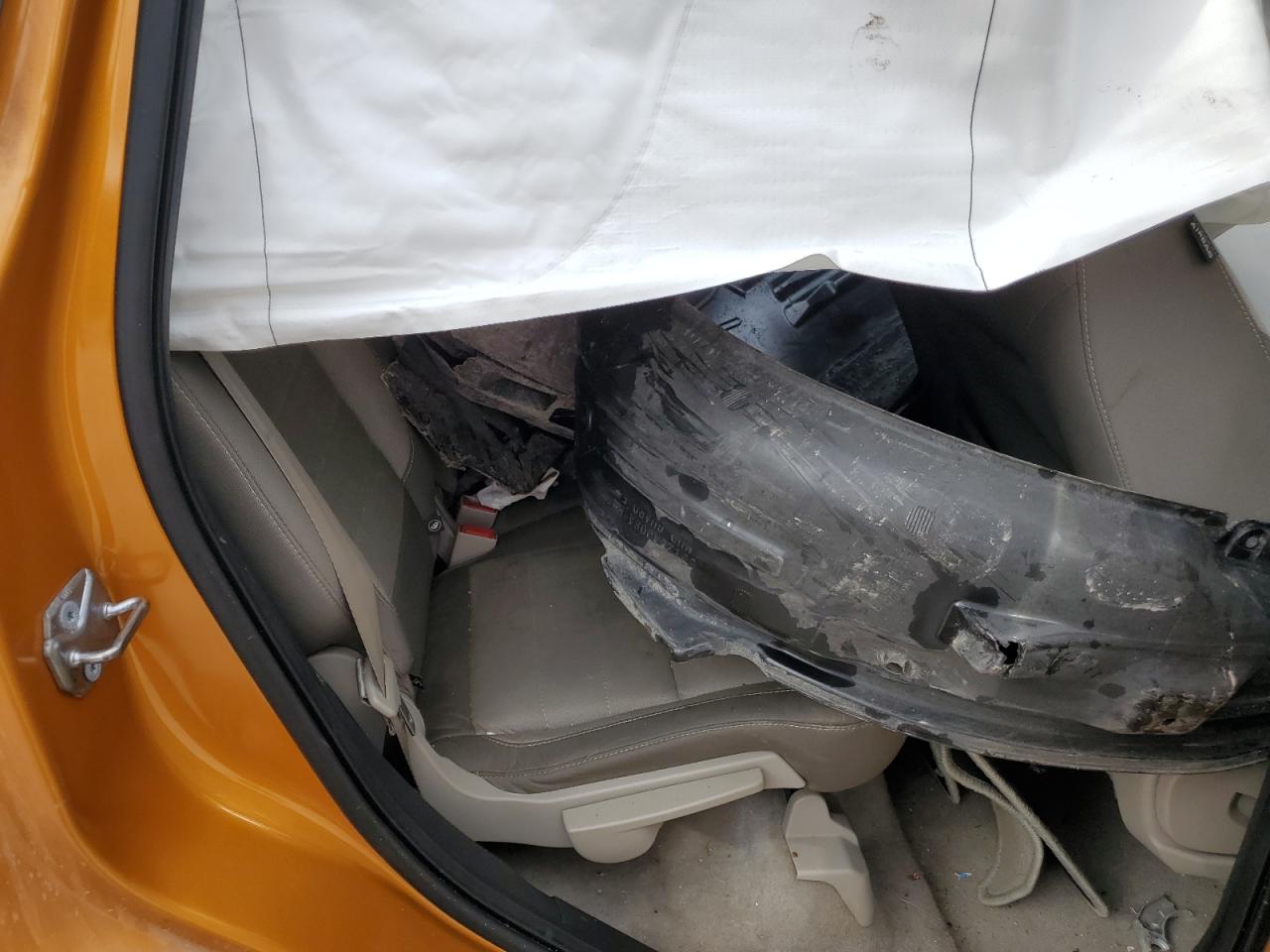 1FMCU9G9XGUC83547 2016 Ford Escape Se