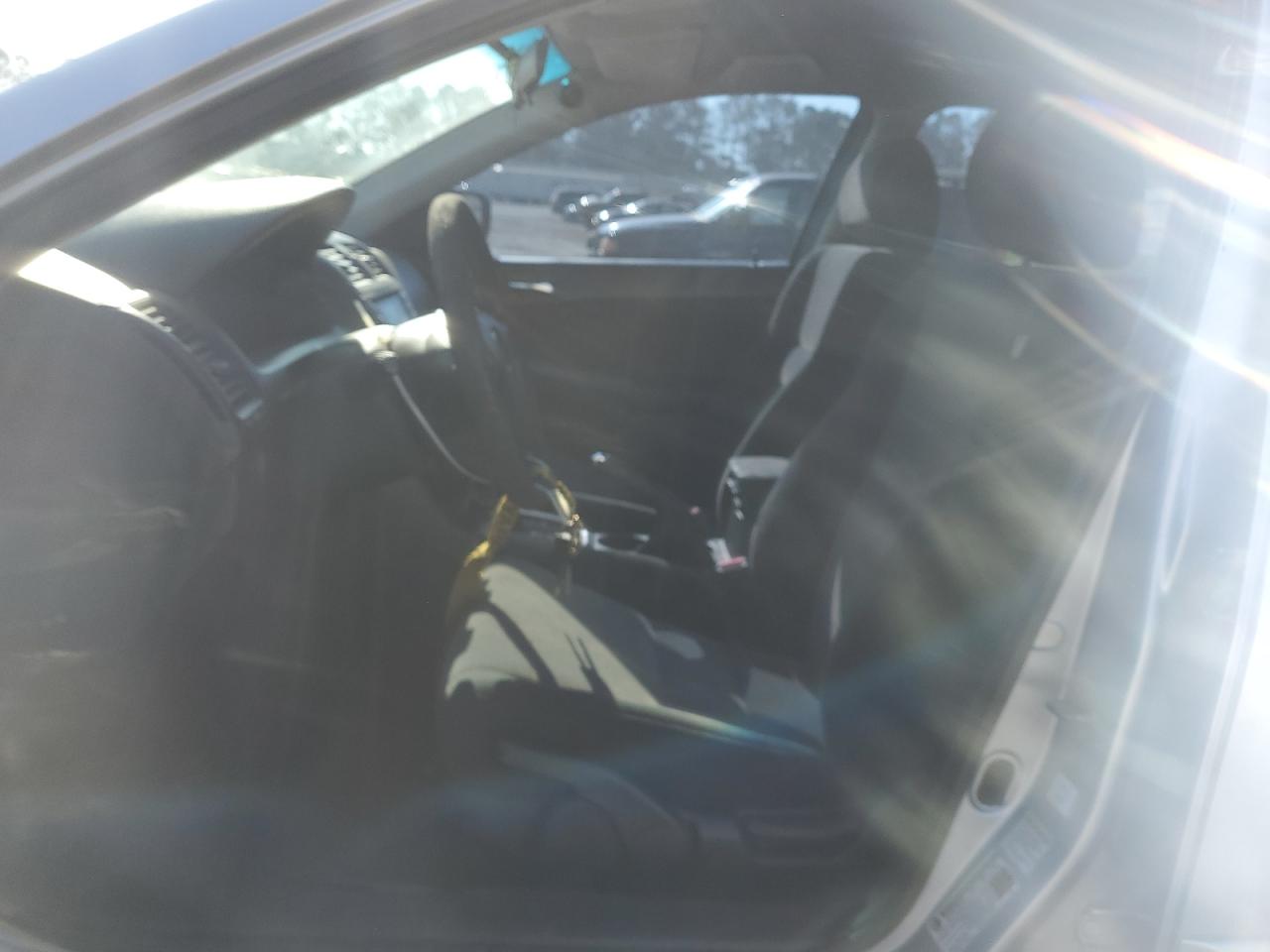 1HGCM56155A121026 2005 Honda Accord Dx