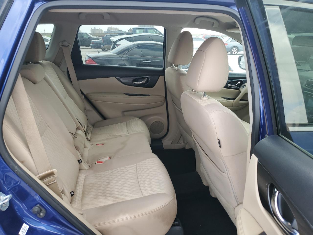 VIN: KNMAT2MT7HP583665 2017 NISSAN ROGUE