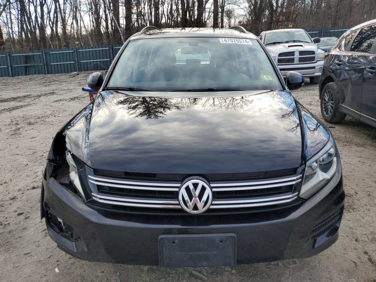 2016 Volkswagen Tiguan S vin: WVGBV7AXXGW541722