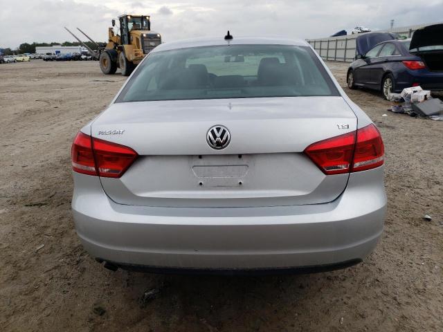 2015 VOLKSWAGEN PASSAT S - 1VWAT7A34FC050434