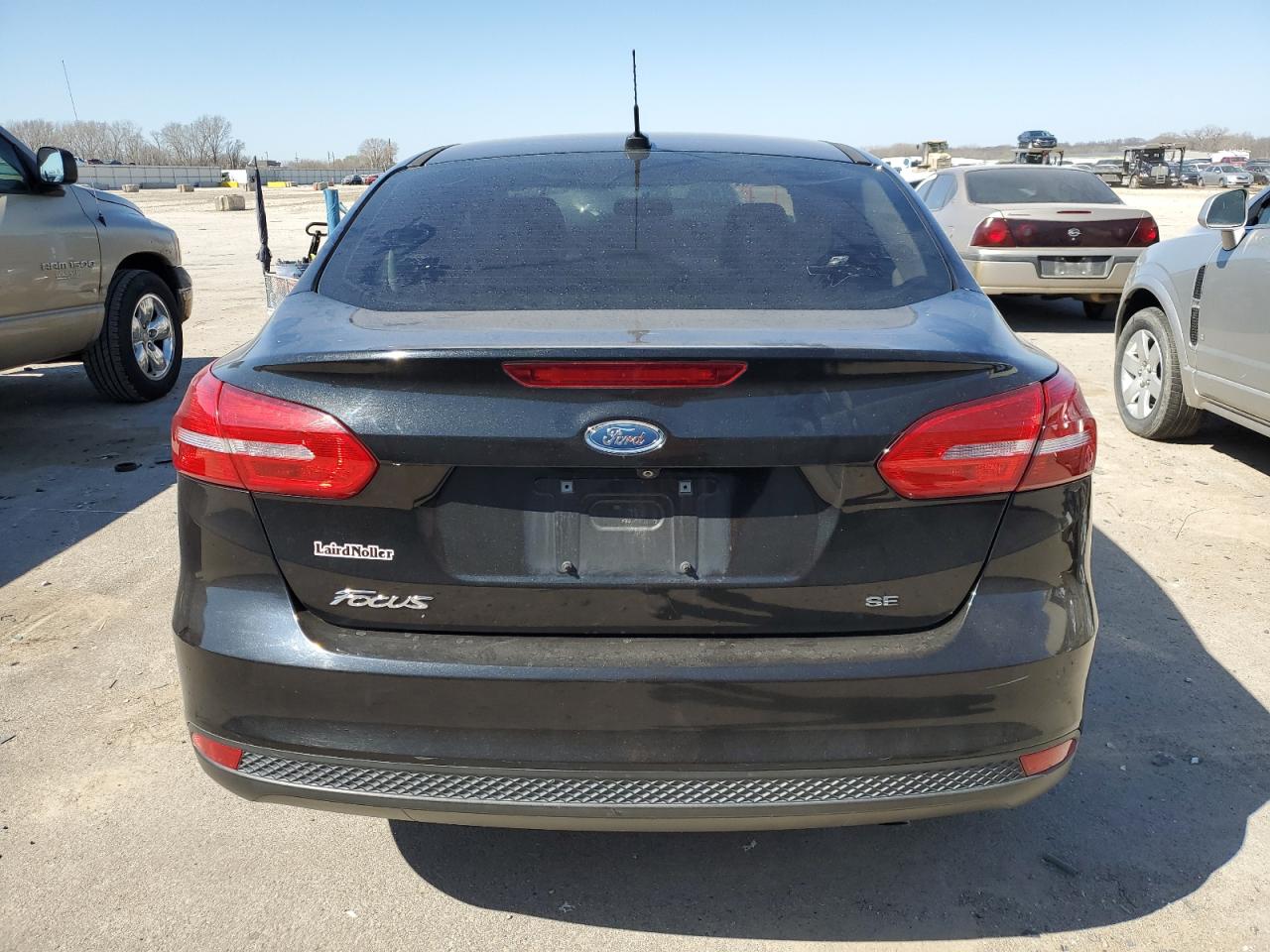 2015 Ford Focus Se vin: 1FADP3F20FL220940