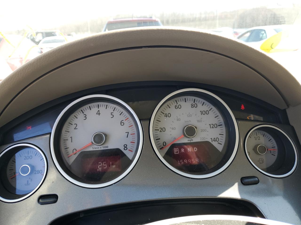 2V4RW3D1XAR281781 2010 Volkswagen Routan Se