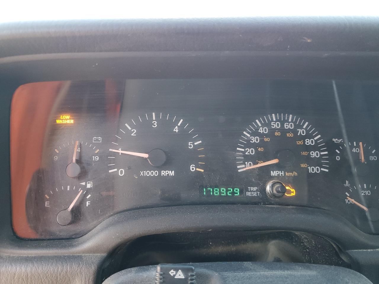 1J4FF48S6YL193037 2000 Jeep Cherokee Sport