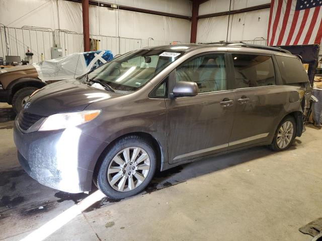 Lot #2453067630 2013 TOYOTA SIENNA LE salvage car