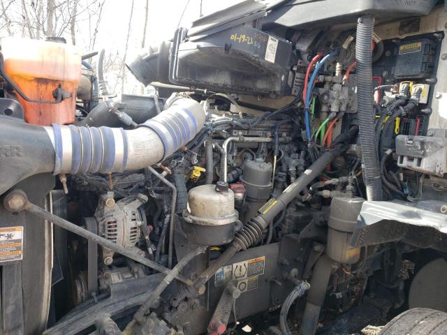 Lot #2503052936 2017 KENWORTH CONSTRUCTI salvage car