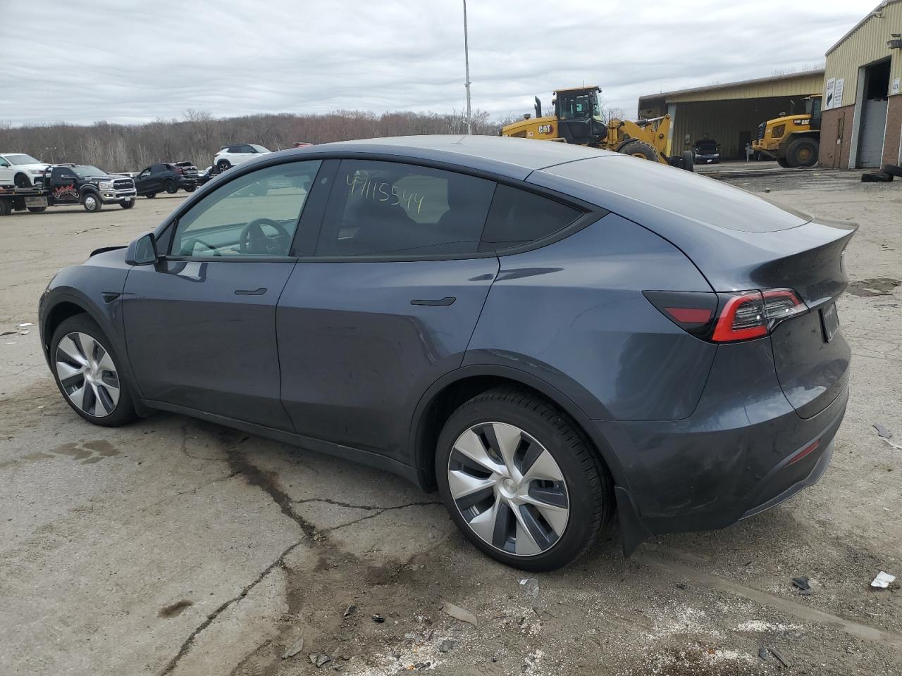 2020 Tesla Model Y vin: 5YJYGDEE8LF044957