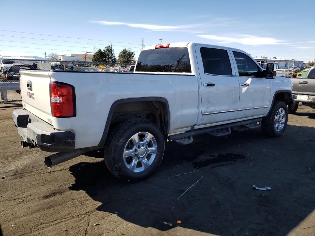 1GT12TEY4JF254713 2018 GMC Sierra K2500 Slt