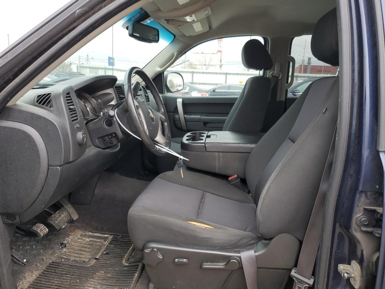 1GCPKSE35BF207989 2011 Chevrolet Silverado K1500 Lt