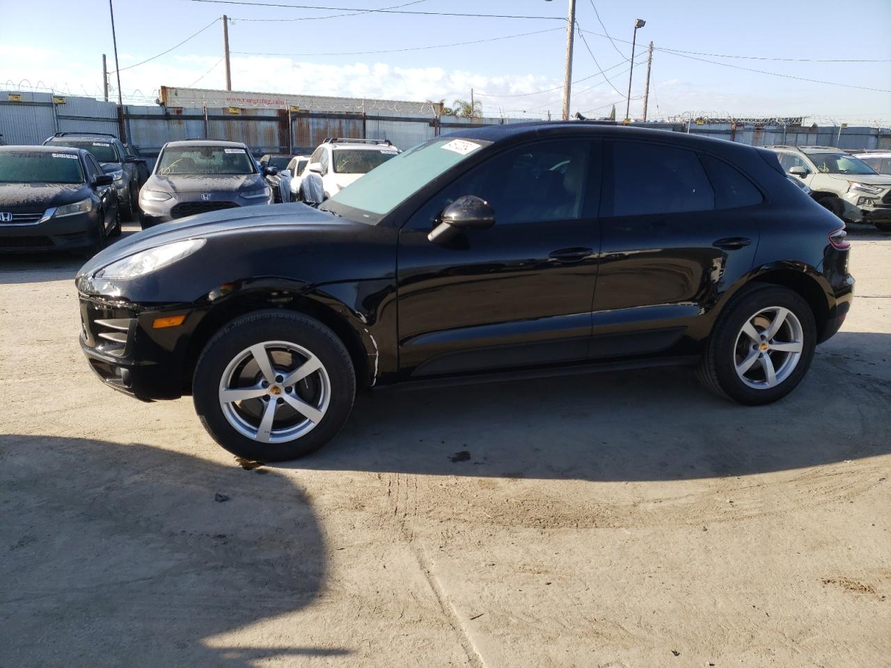 2018 Porsche Macan vin: WP1AA2A50JLB13937