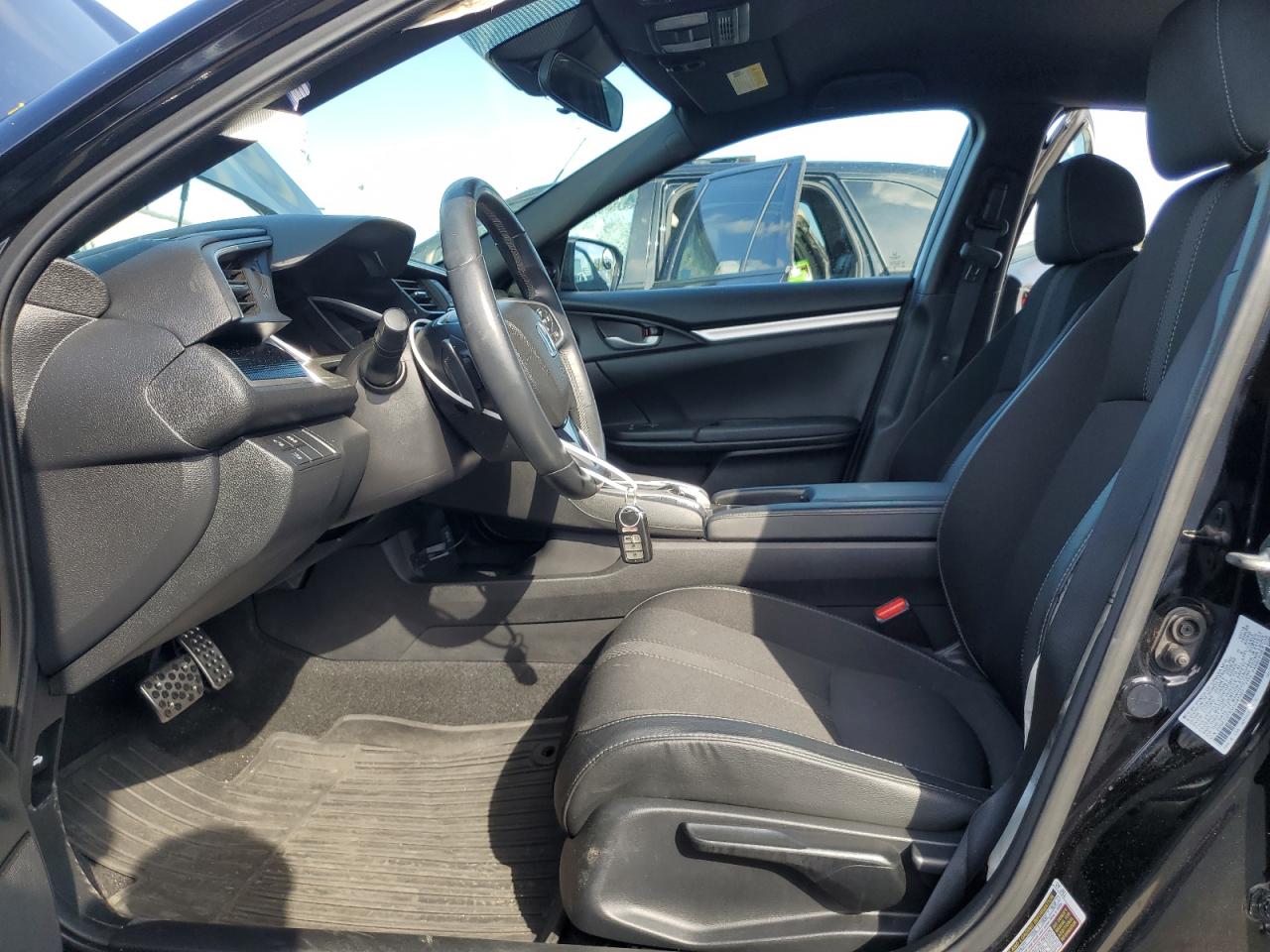 2HGFC2F83KH585067 2019 Honda Civic Sport