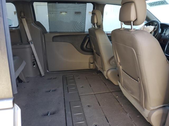 2015 CHRYSLER TOWN & COU - 2C4RC1CG0FR753569