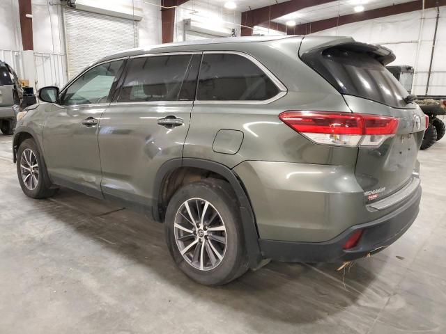 VIN 5TDJZRFH6KS703159 2019 Toyota Highlander, SE no.2