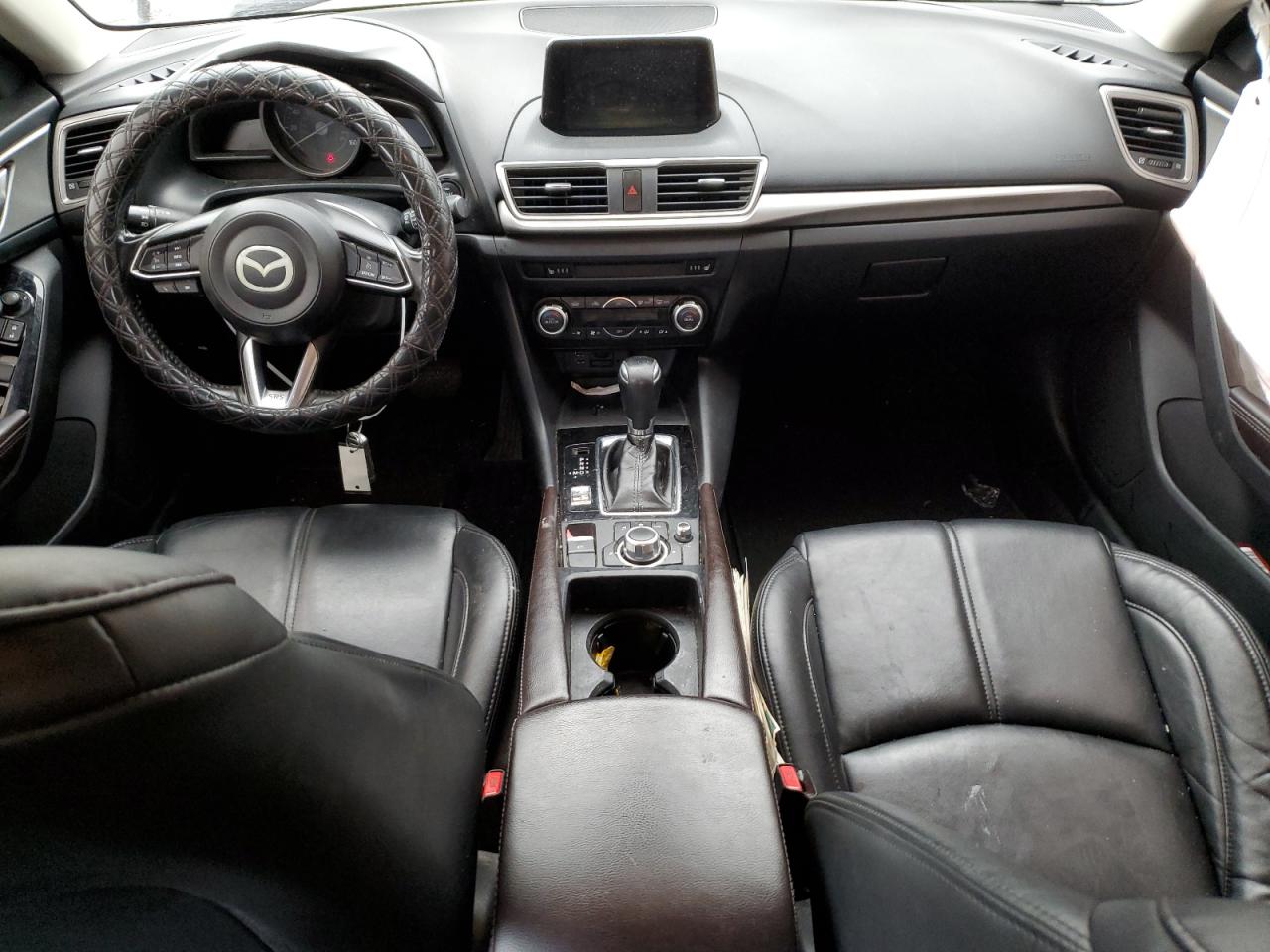 3MZBN1V35JM182115 2018 Mazda 3 Touring