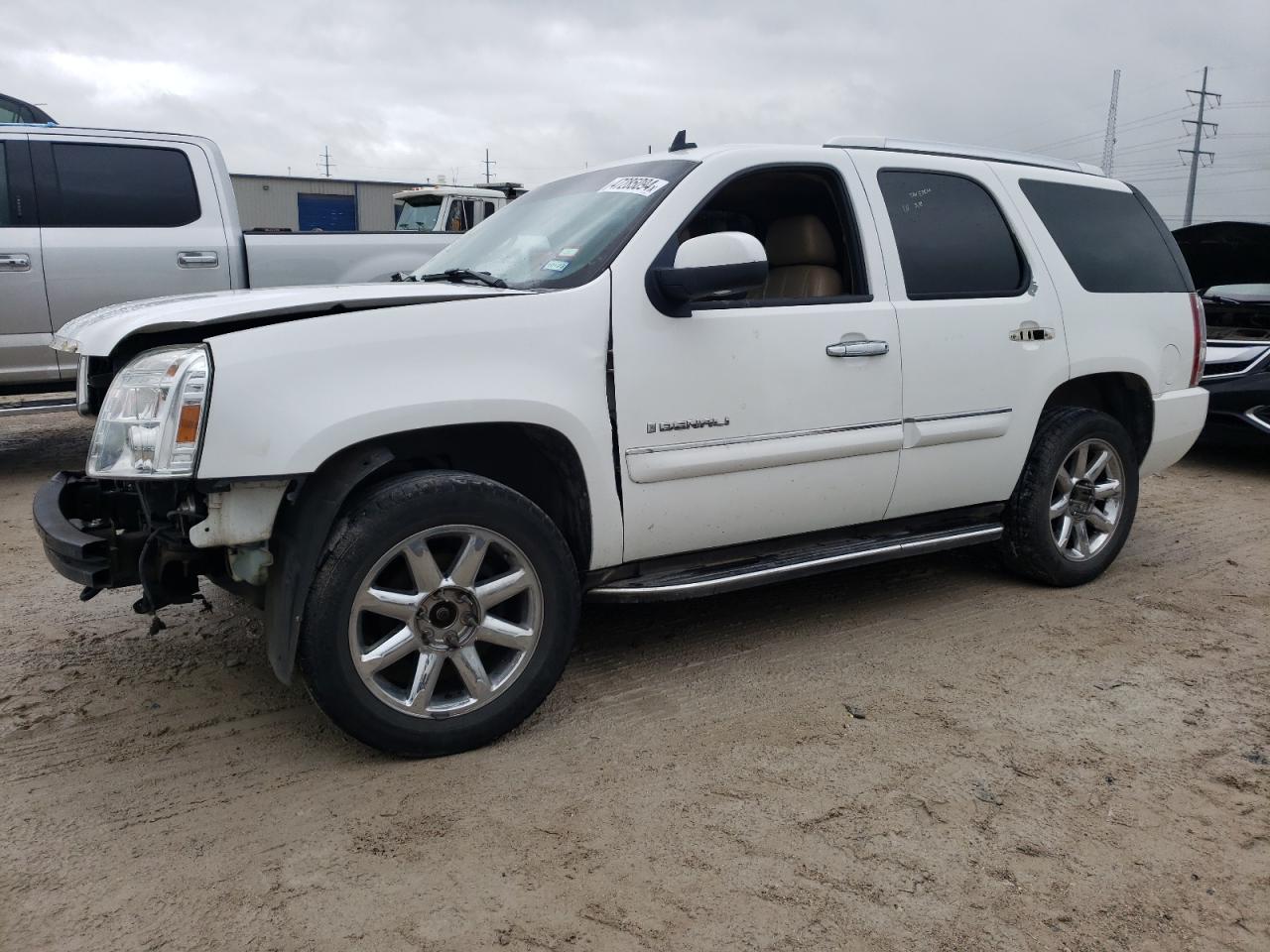 1GKFK638X7J331637 2007 GMC Yukon Denali