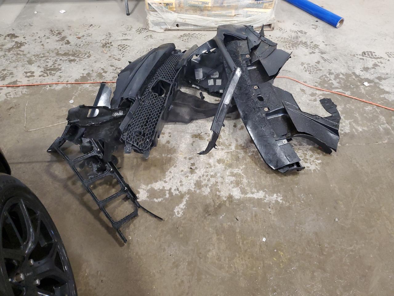 1C4RJFDJ8JC364032 2018 Jeep Grand Cherokee Srt-8