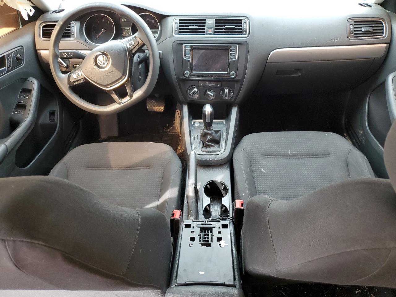 3VWD67AJ4GM365852 2016 Volkswagen Jetta Se