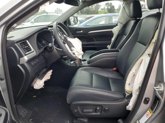 VIN 5TDJZRFH1KS613983 2019 Toyota Highlander, SE no.7