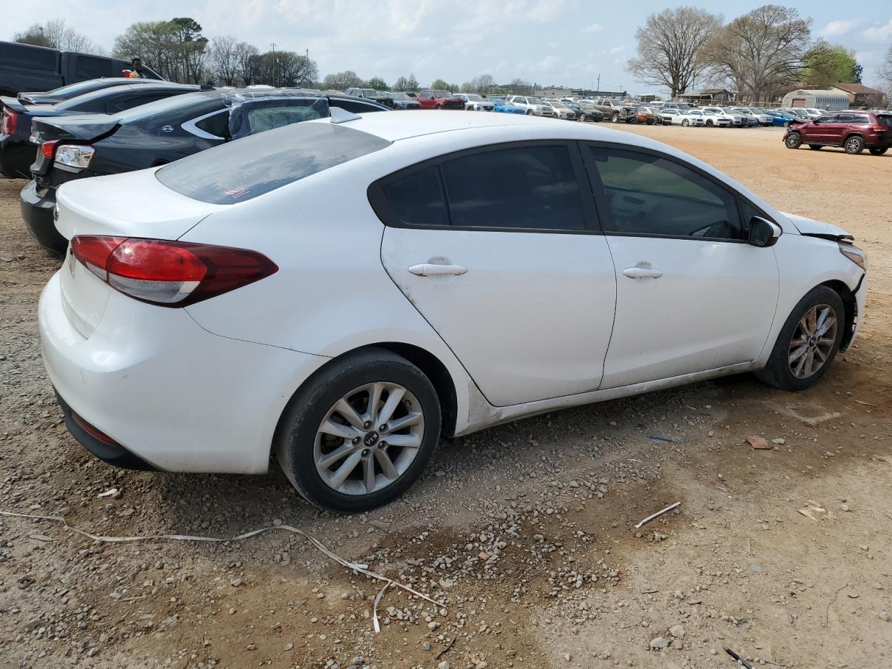 2017 Kia Forte Lx vin: 3KPFL4A77HE081554