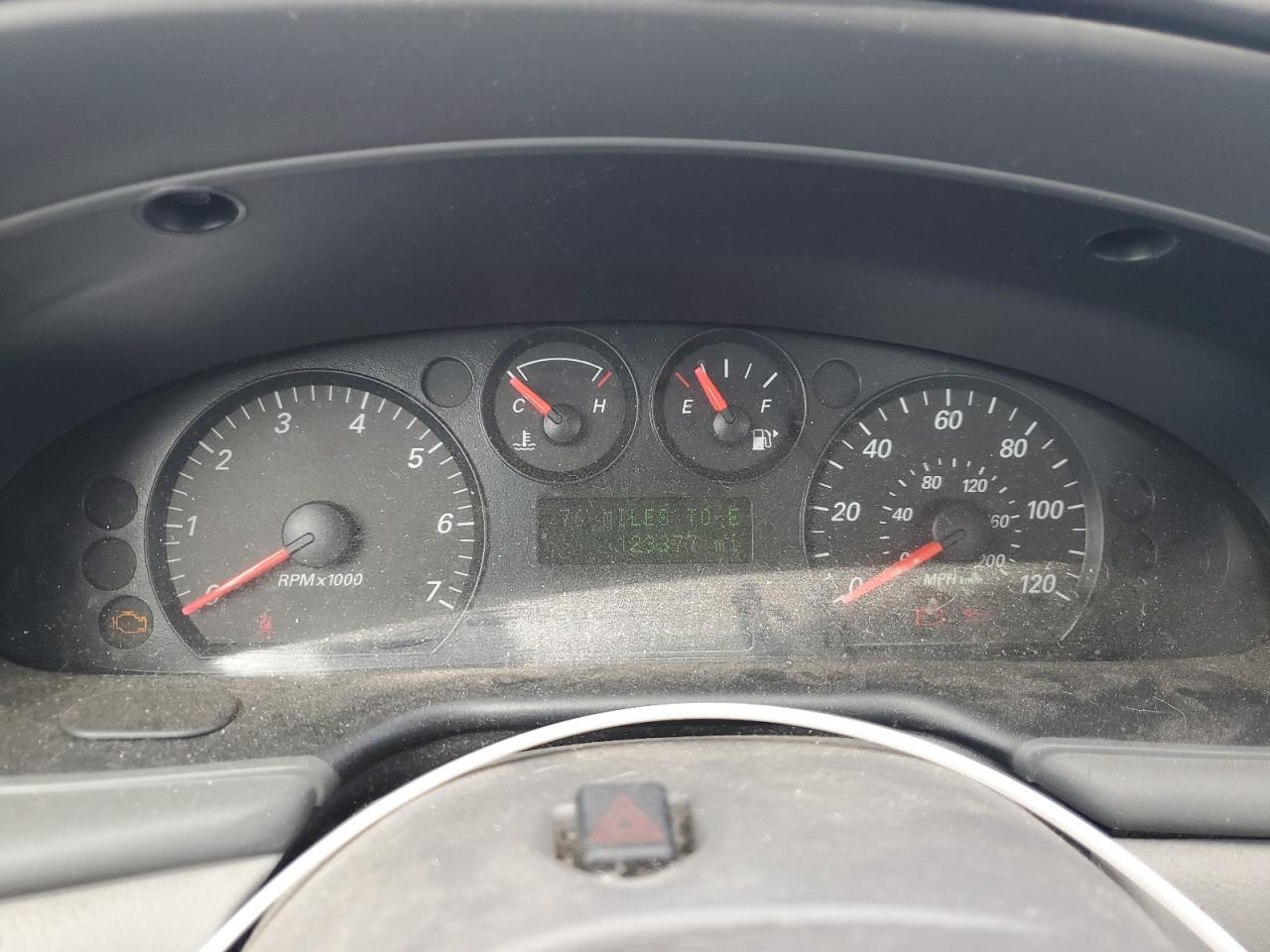 1FAFP53UX5A129971 2005 Ford Taurus Se