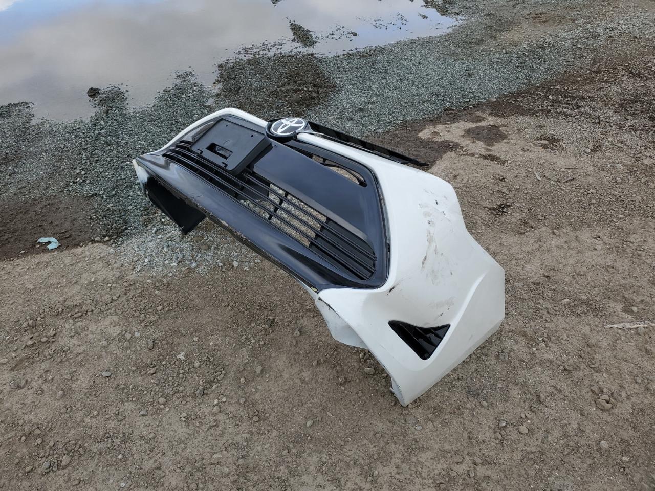 5YFBURHE2HP724209 2017 Toyota Corolla L