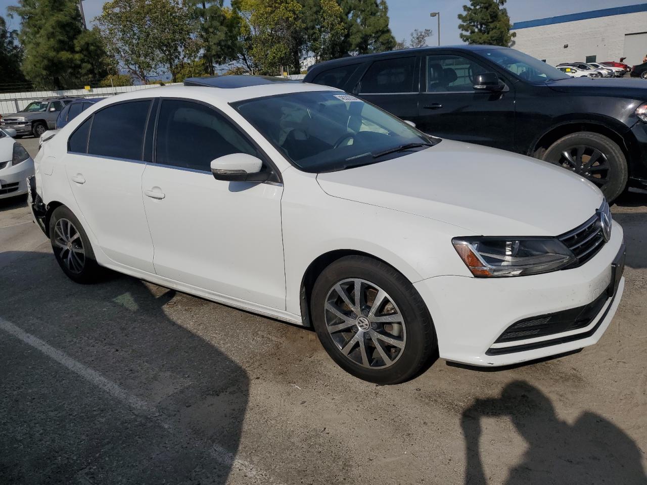 3VWDB7AJ9JM218445 2018 Volkswagen Jetta Se