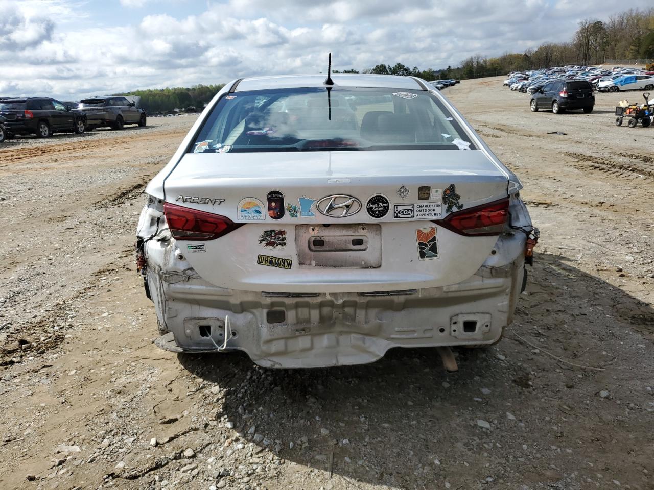 3KPC24A36KE065016 2019 Hyundai Accent Se