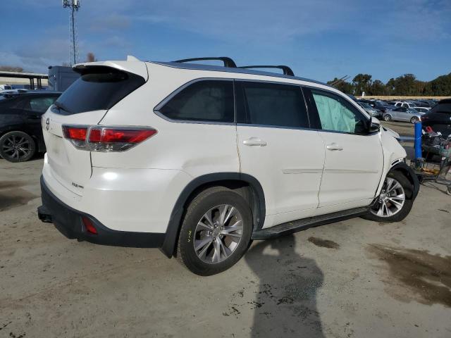 VIN 5TDJKRFH0FS184054 2015 Toyota Highlander, Xle no.3