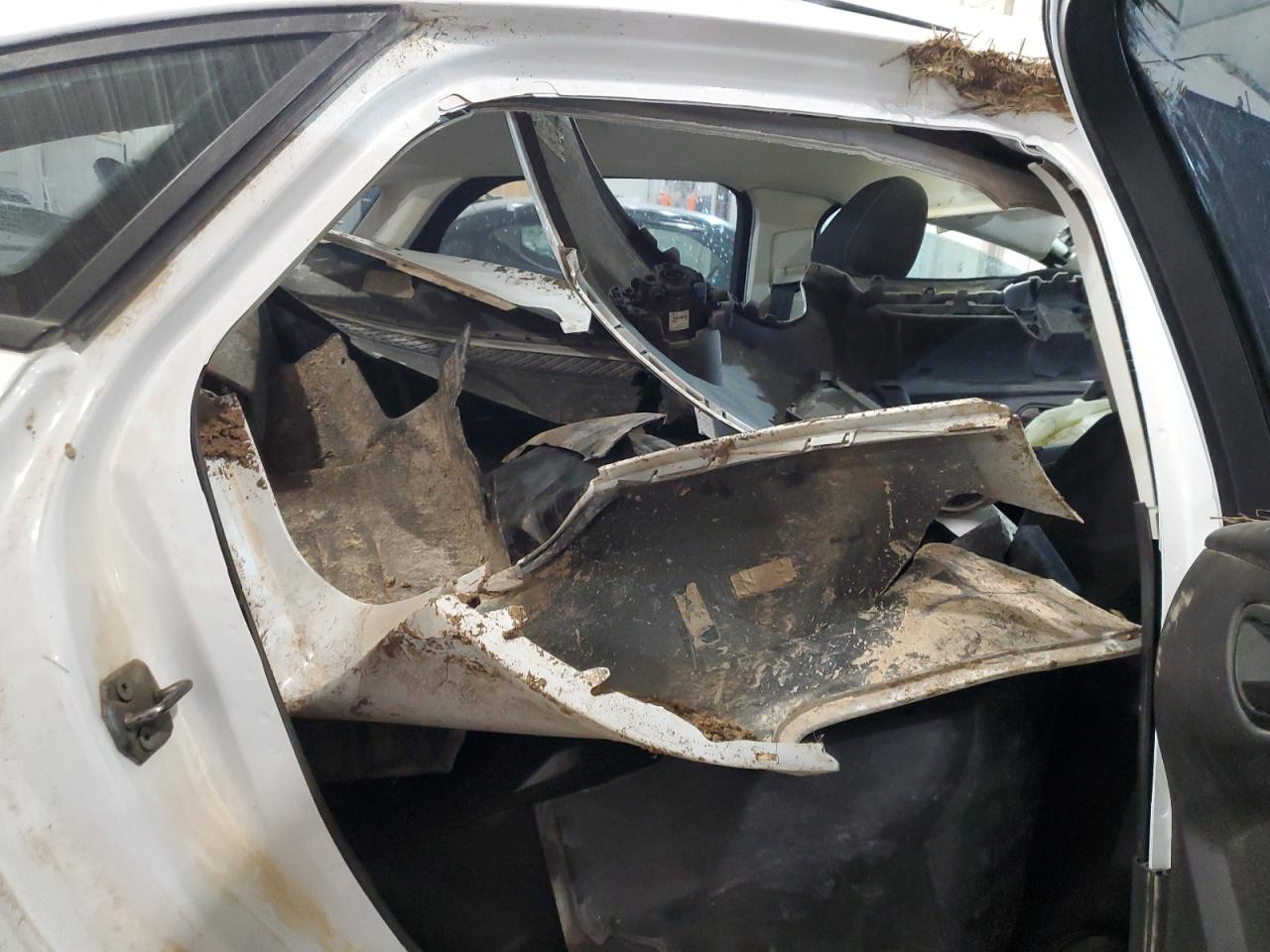 1FAHP3F22CL217048 2012 Ford Focus Se