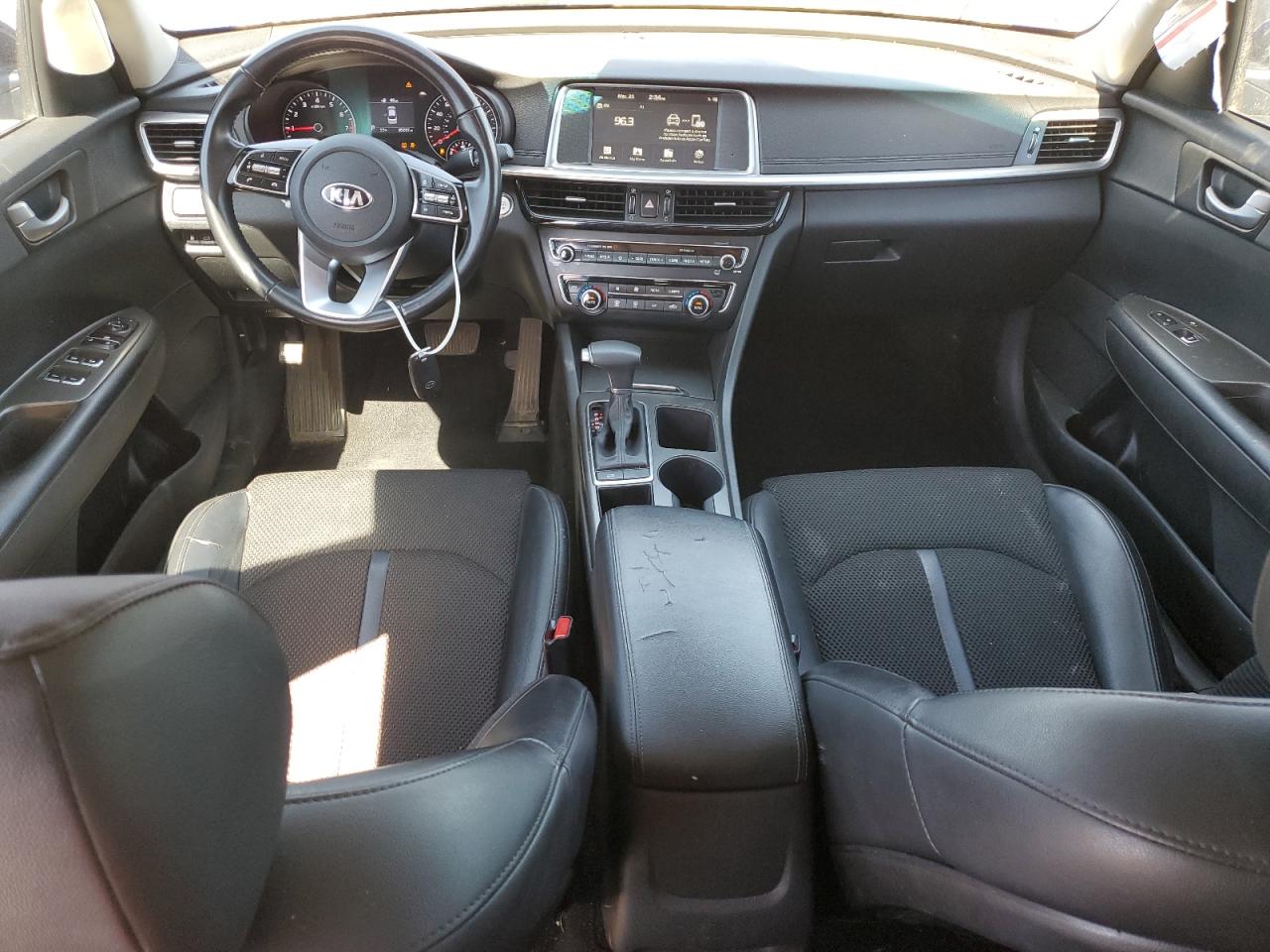 5XXGT4L32KG328055 2019 Kia Optima Lx