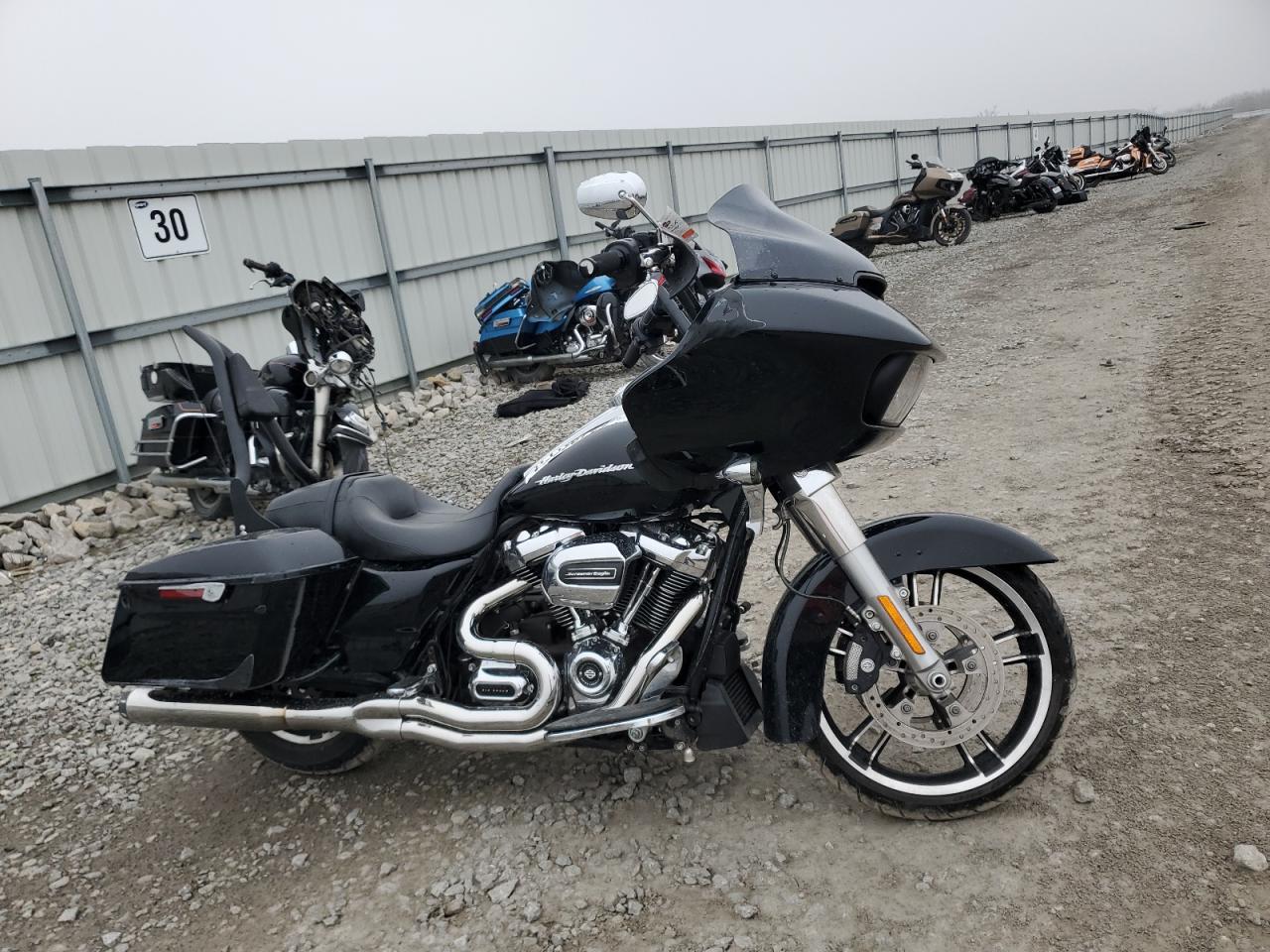 1HD1KHC15HB680493 HARLEY-DAVIDSON FLTRX ROAD 2017