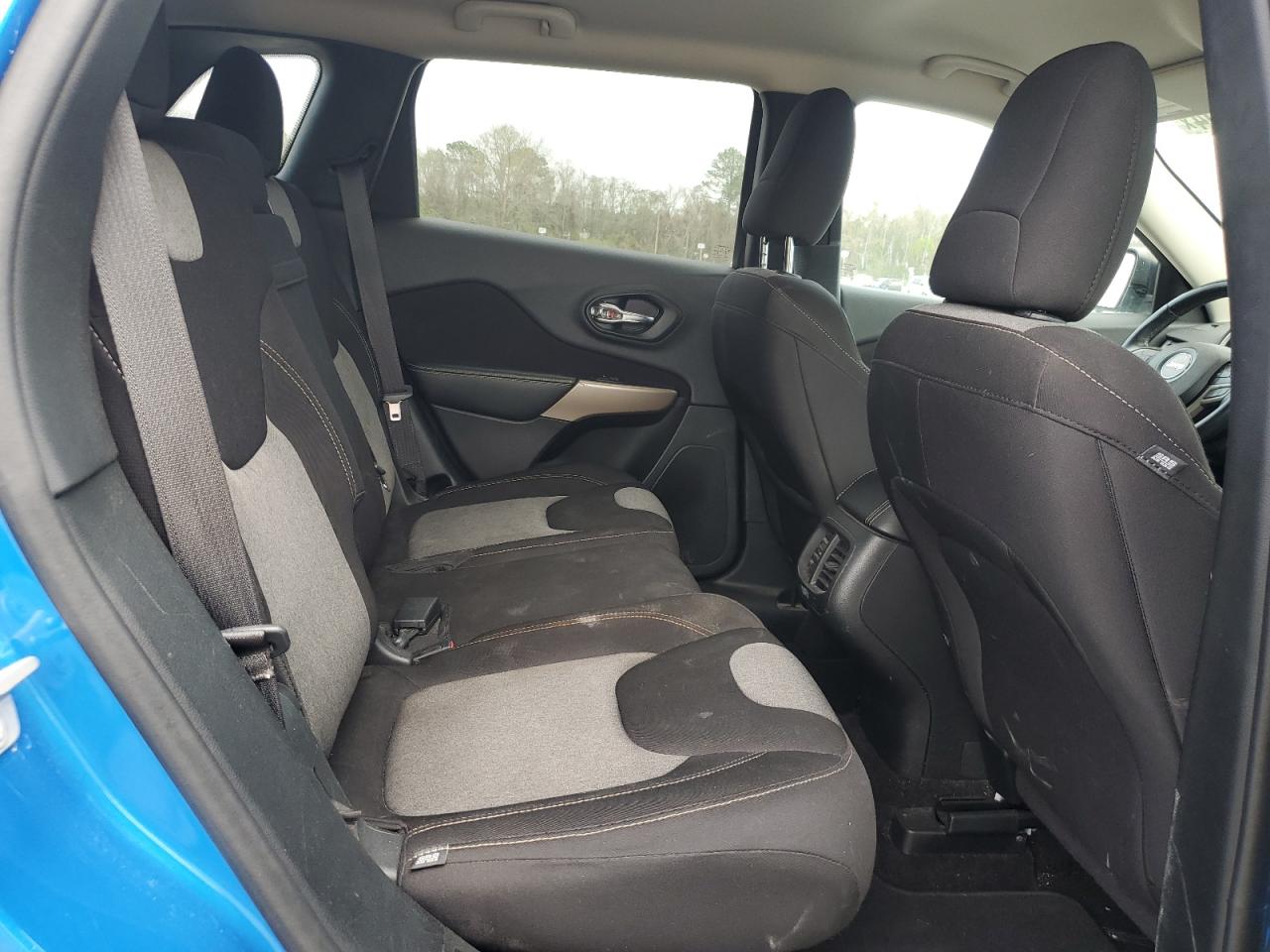 1C4PJLABXHD240805 2017 Jeep Cherokee Sport