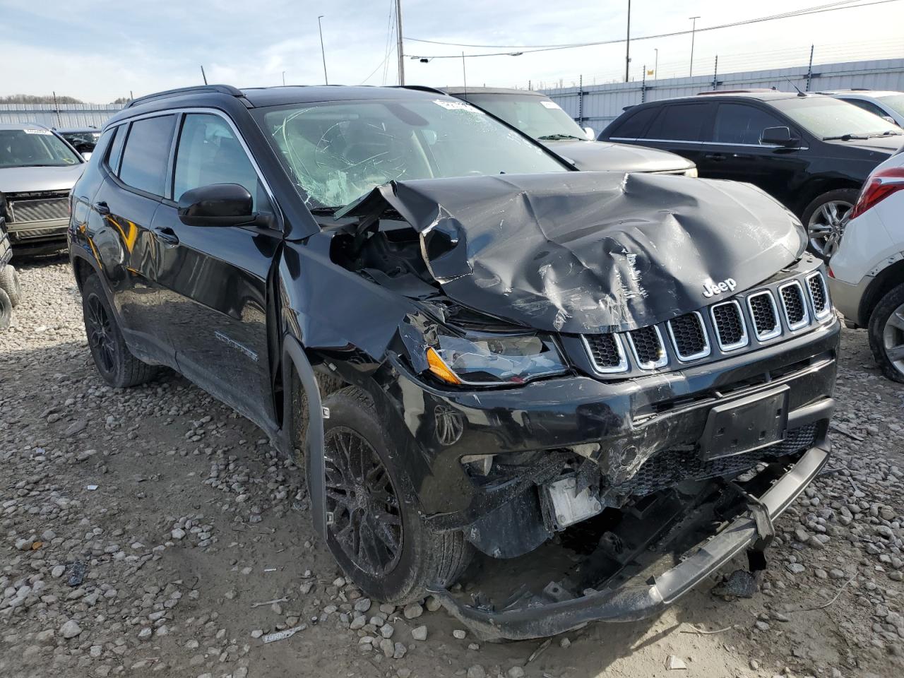 2017 Jeep Compass Latitude vin: 3C4NJDBB7HT672323