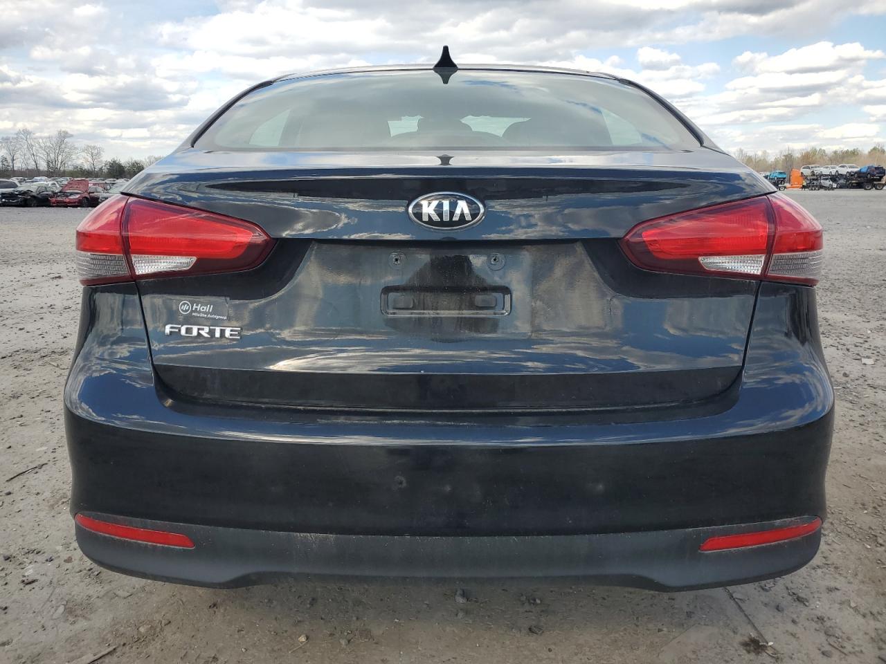 3KPFK4A79HE027319 2017 Kia Forte Lx