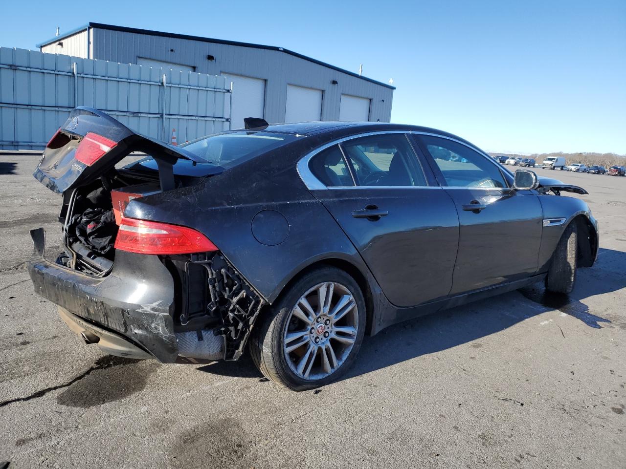 Lot #3024518365 2019 JAGUAR XE