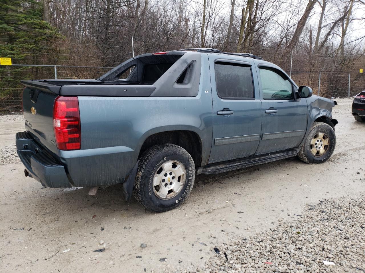 3GNTKFE38BG377629 2011 Chevrolet Avalanche Lt